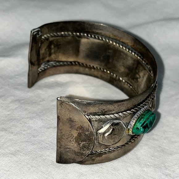 Vintage Silver Egyptian Revival Wide Large Scarab Blue/Green Turquoise Cuff - Picture 6 of 10